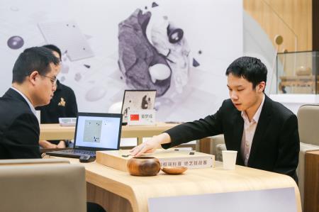 围棋AI“绝艺”战胜TWT冠亚军 腾讯将加大AI研究投入