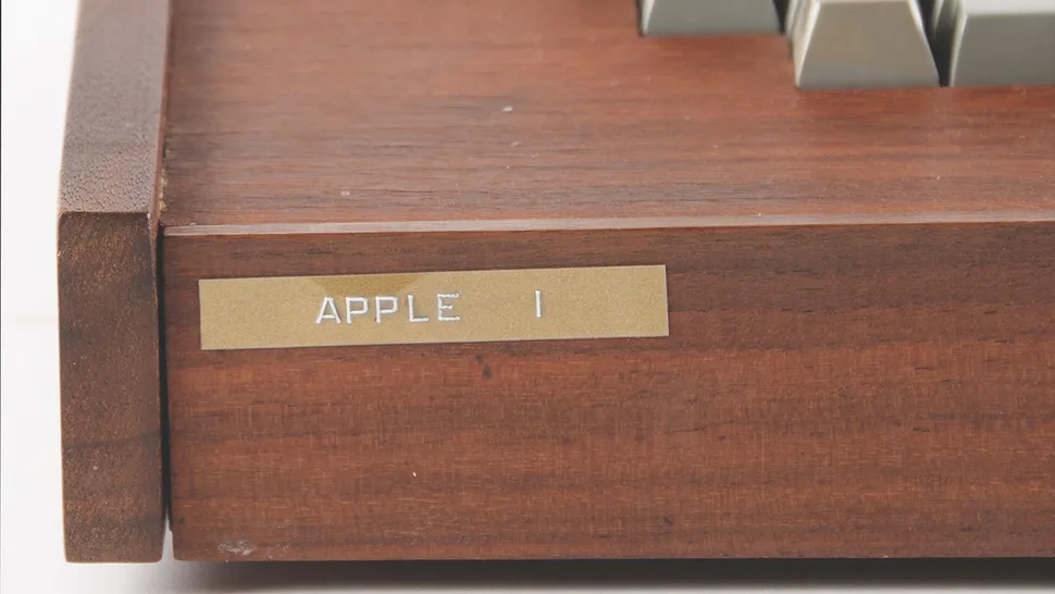 苹果初代Apple-1电脑拍出47.5万美元,成交价超预期60%
