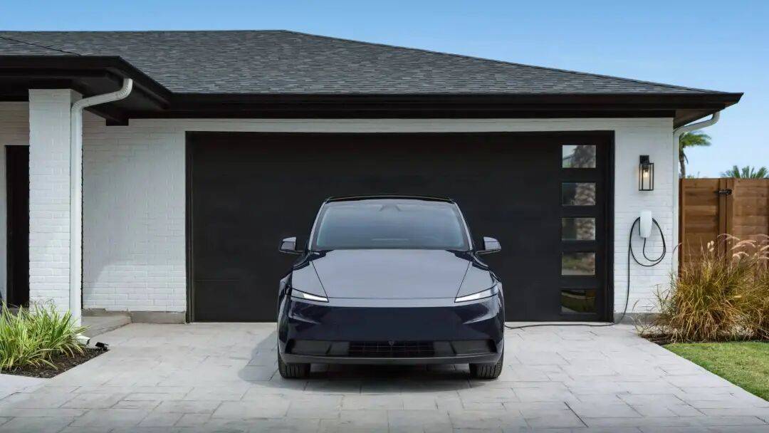 特斯拉Model 3与Model Y标准版新车型亮相美国官网,国产版售价或迎新低