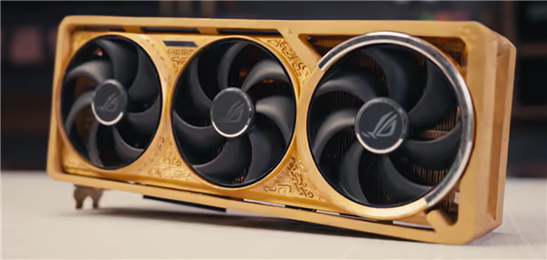 揭秘全球唯一黄金版RTX 5090D!6公斤黄金 神秘大佬买走